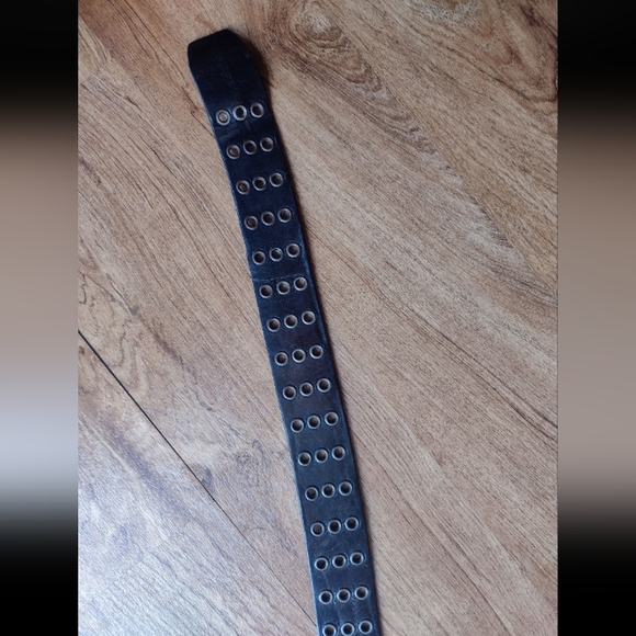 Vintage Energie – Distressed Black Leather Belt w/ Faded Bronze Buckle - Picture 9 of 12